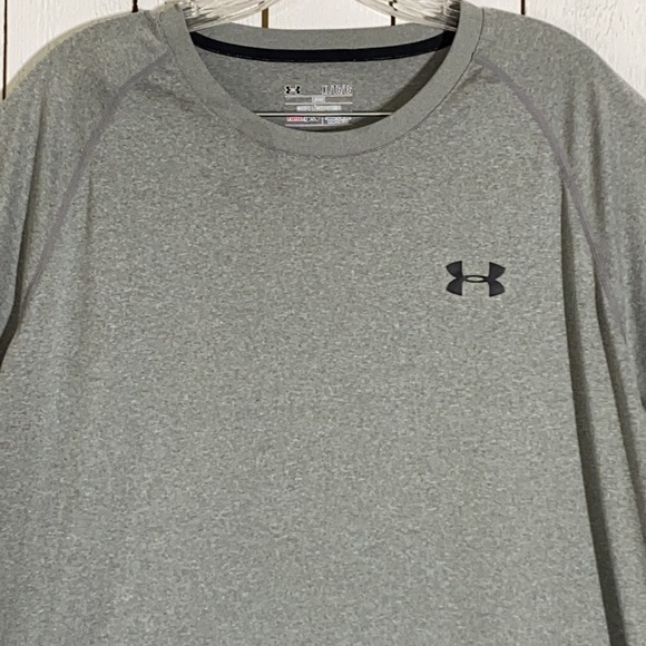 Under Armour Shirt - Picture 4 of 7